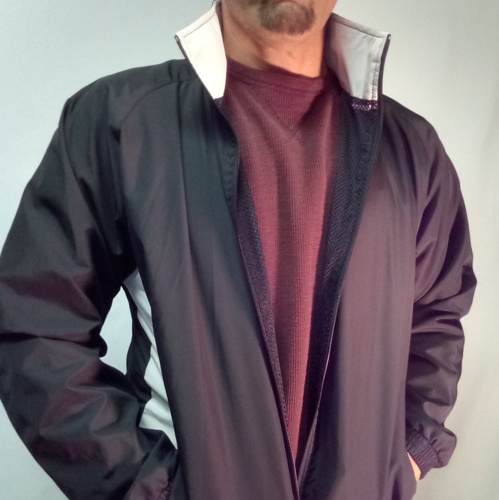 Windbreaker lightweight rain jacket sheer lining M